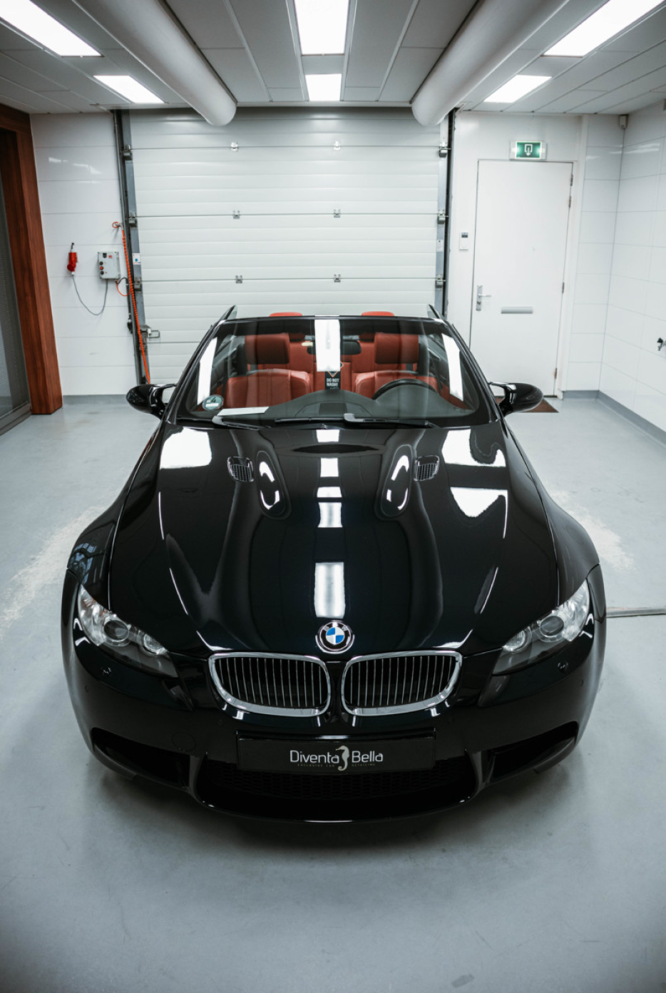 Zwarte BMW in de CleanRiders Studio